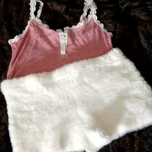 White VS fuzzy hot shorts size L!